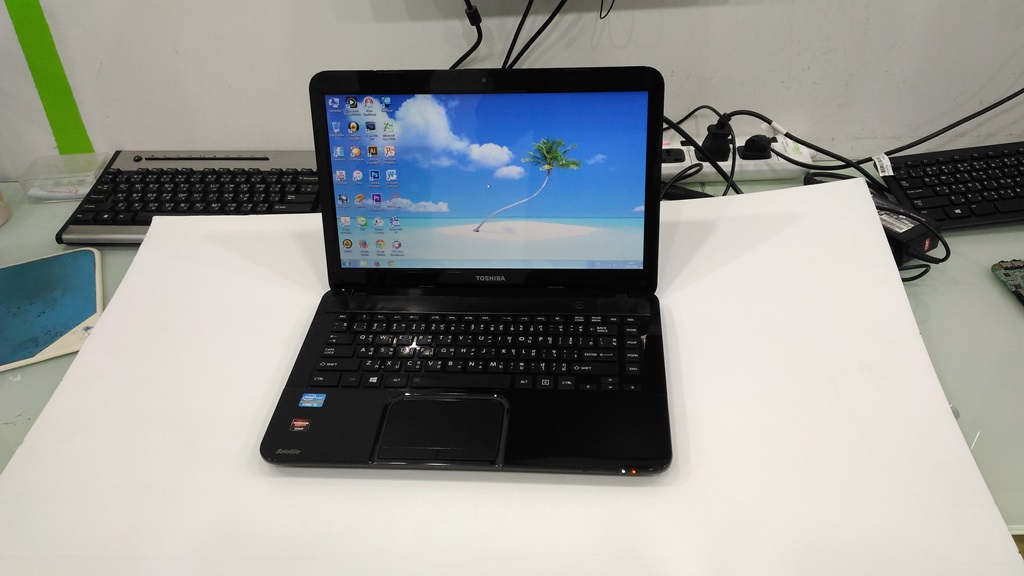 TOSHIBA Satellite L840