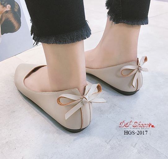 รองเท้าคัทชูส้นแบนแต่งโบว์หลัง (สีกากี)