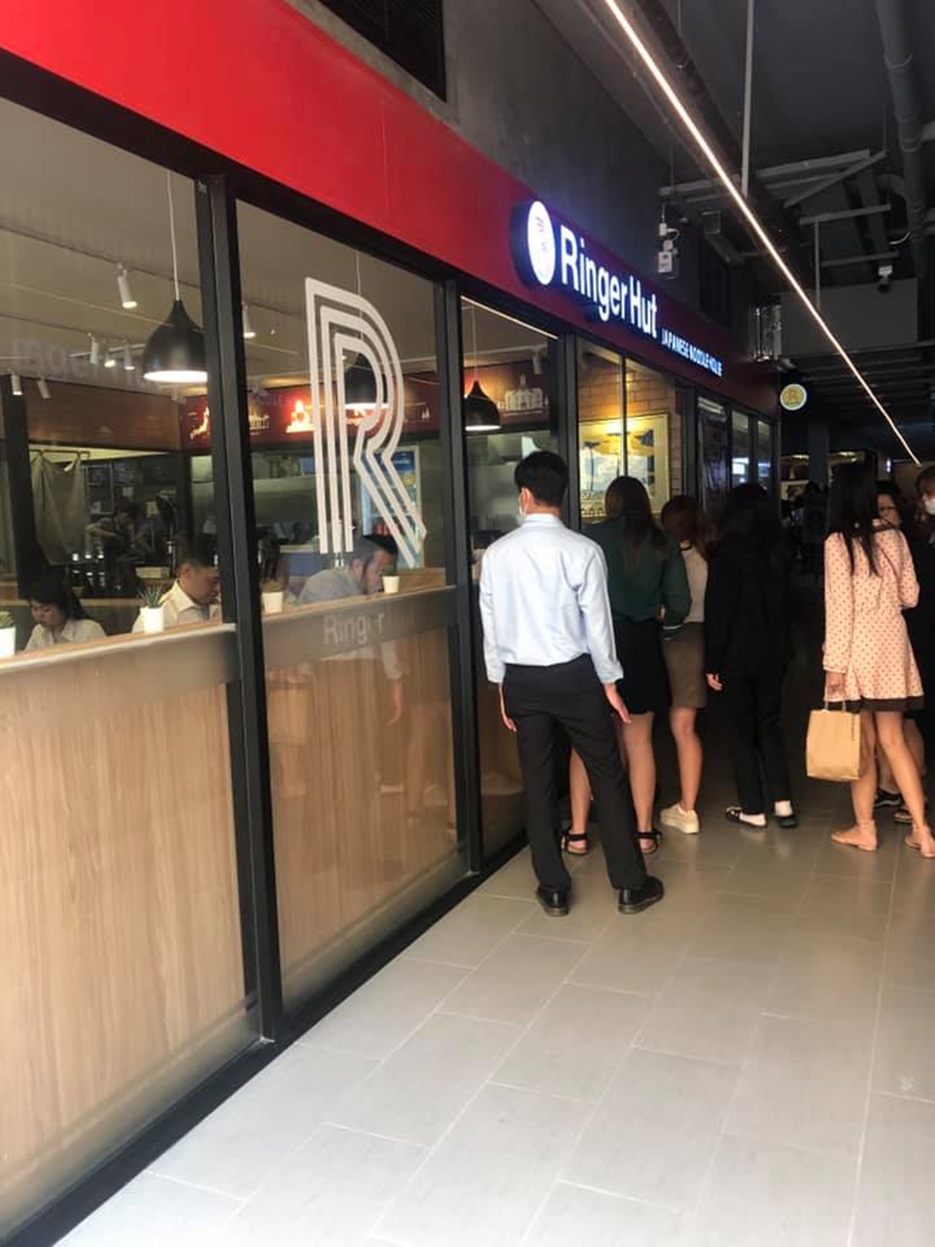 ให้เช่าพื้นที่ขายสินค้าในคอมมูนิตี้มอลล์ บ้านก้ามปู แอท อโศก (Baankampu@Asoke) ติดถนนอโศก และ มศว.