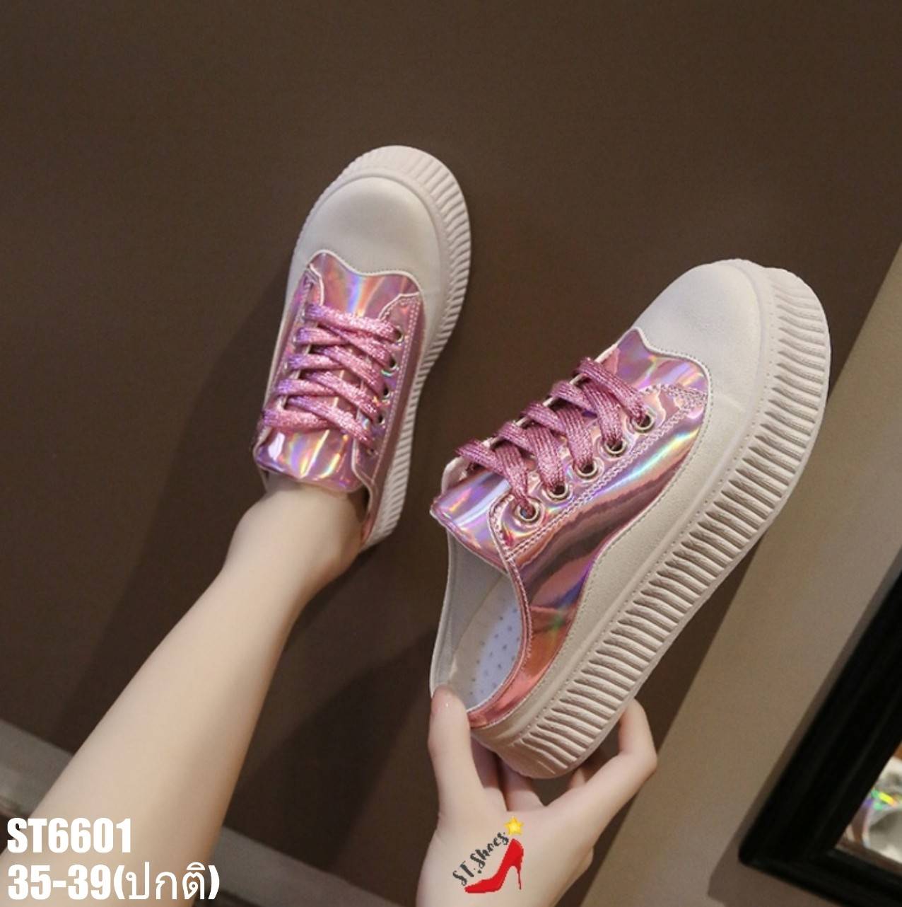 รองเท้าผ้าใบเปิดส้นแต่งหนังเมทัลลิค (สีเงิน)