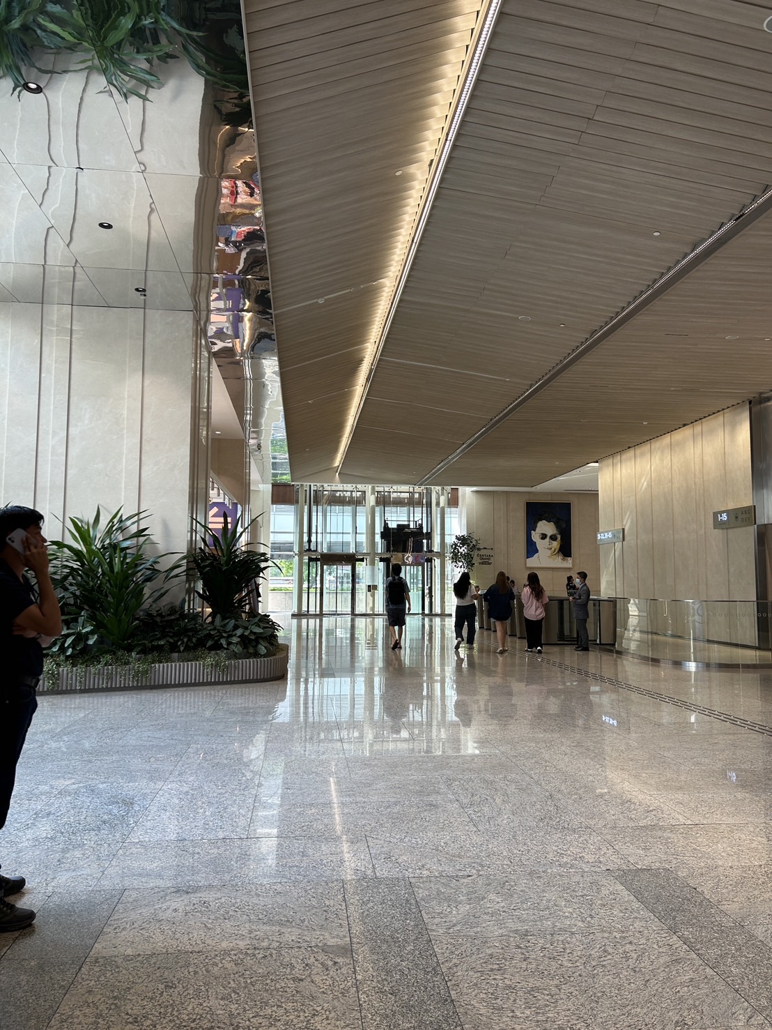 อาคารเซ็นทรัลเวิลด์ ออฟฟิศเศส (CentralwOrld Offices) สำนักงานให้เช่าใจกลางกรุงเทพฯ ติดห้างเซ็นทรัลเวิลด์ ราชดำริ ราชประสงค์ ปทุมวัน