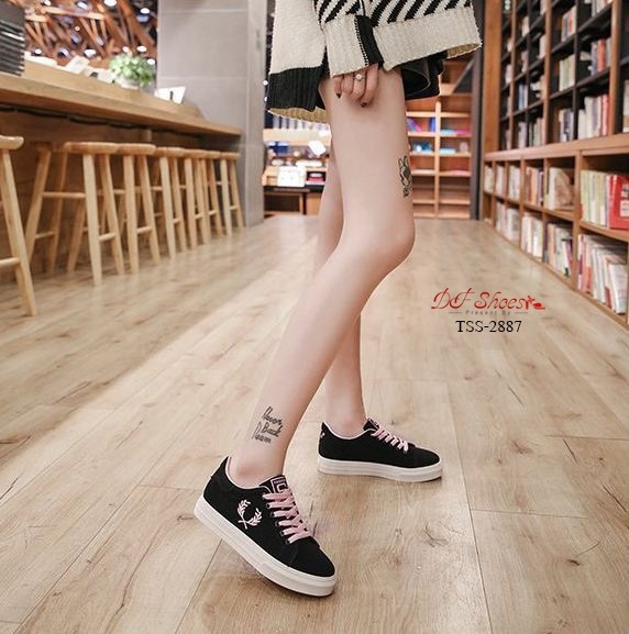 รองเท้าผ้าใบแฟั่นปักลายรวงข้าว (สีขาว)