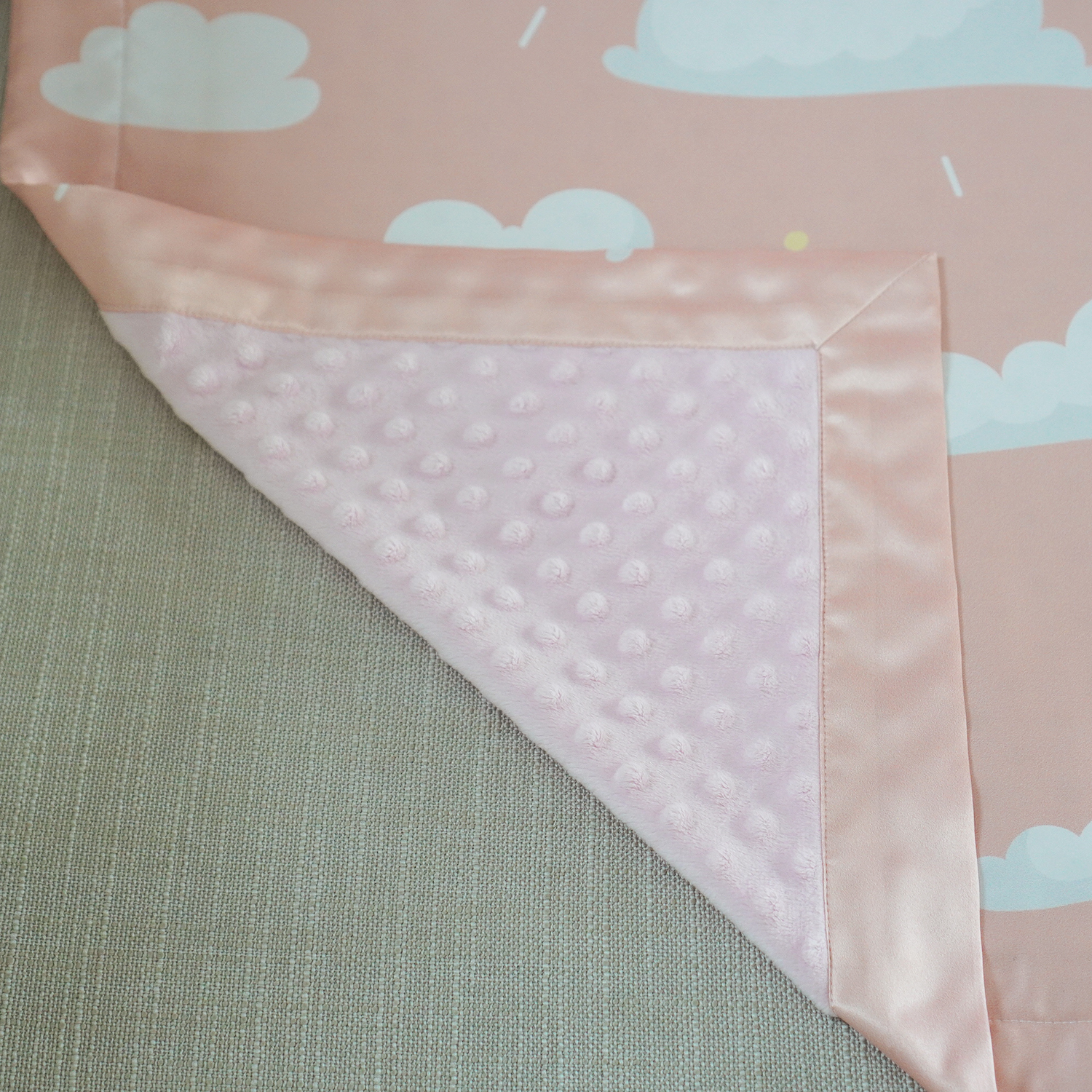 ผ้าห่มสั่งทำใส่ชื่อ Cloud - Peach