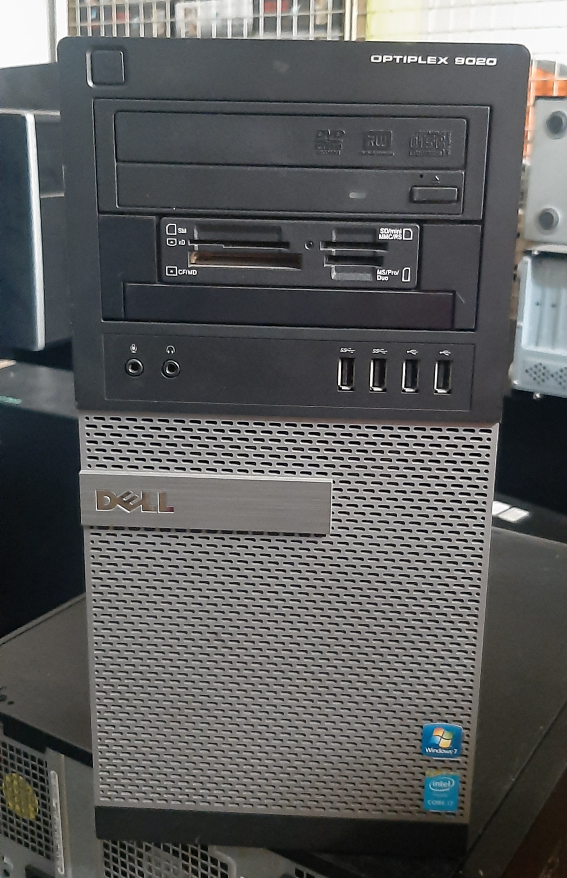 คอมพิวเตอร์ตั้งโต๊ะมือสอง สภาพดี Dell OptiPlex 9020 MT (i7-4770 Ram8GB HDD500GB) ประกันร้าน 1 เดือน