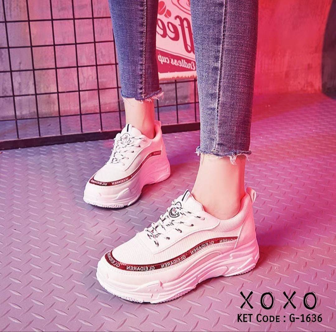 รองเท้าผ้าใบ Sport แต่งเชือกทูโทน (สีแดง)