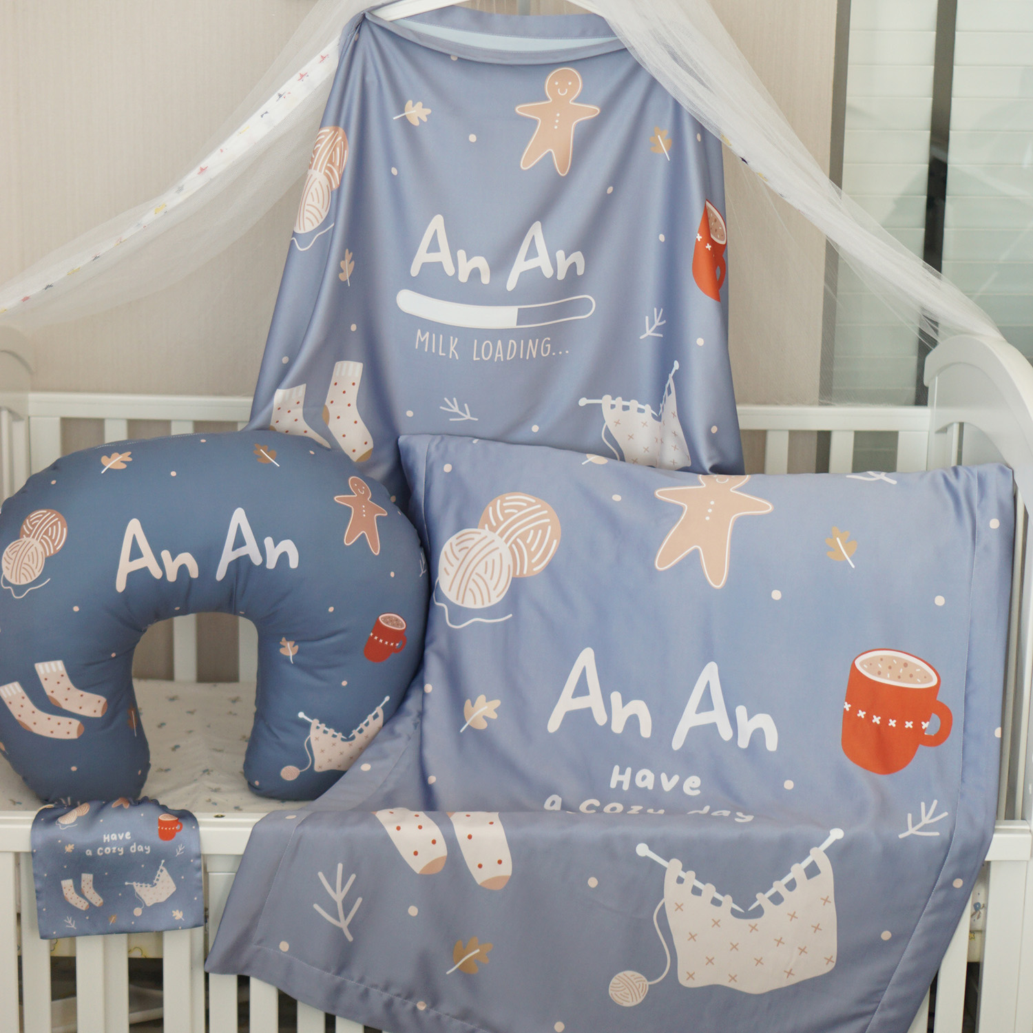 ชุดของขวัญเด็กแรกเกิด NP3 ผ้าห่ม ขนาด 75x100cm + ผ้าคลุมให้นม + หมอนรองให้นม ลาย Cozy Collection - Grey