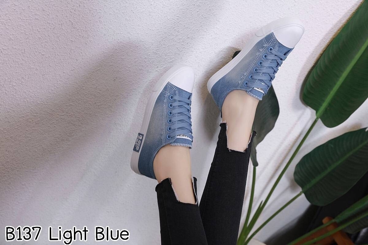 รองเท้าผ้าใบยีนส์ฟอก (สียีนส์อ่อน)