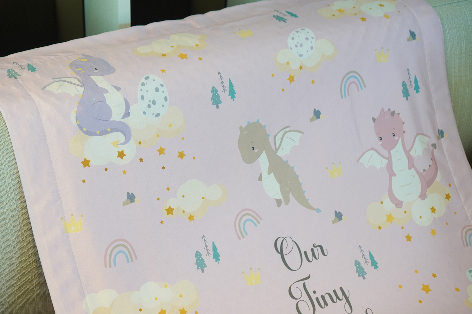 ผ้าห่ม ผ้าไหมเสปน ด้านหลังผ้า minky ขนาด 75x100cm - ลายมังกร สีชมพู