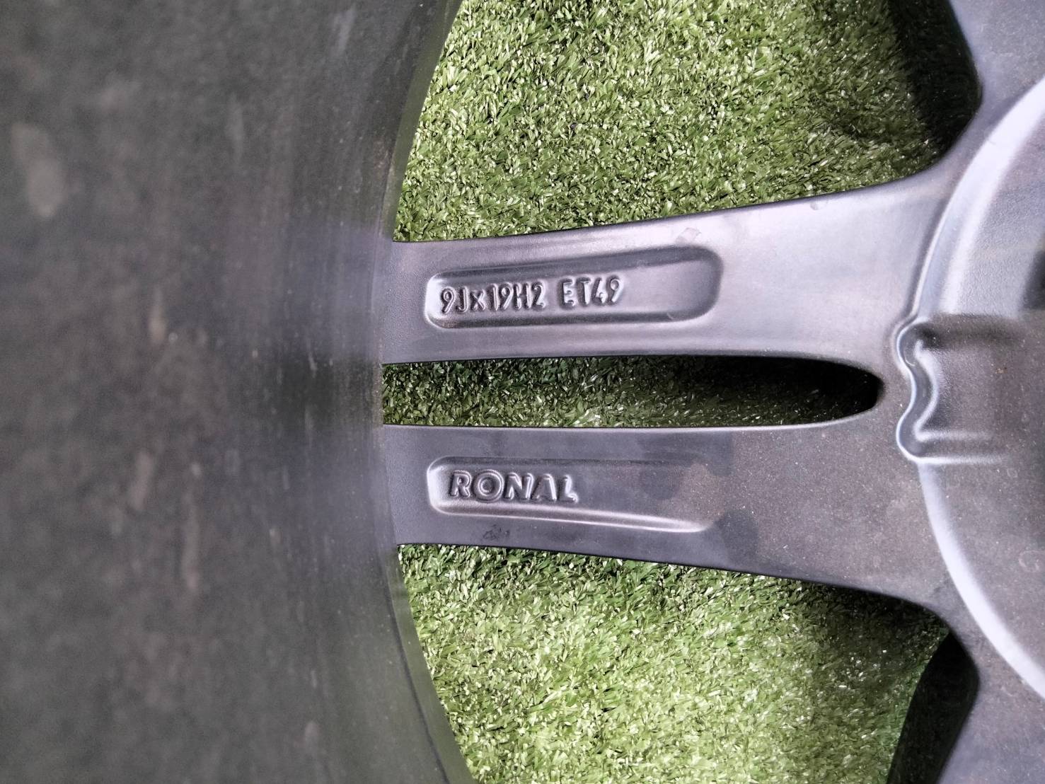 ล้อแท้ AMG 5-twin spoke (19 inch)