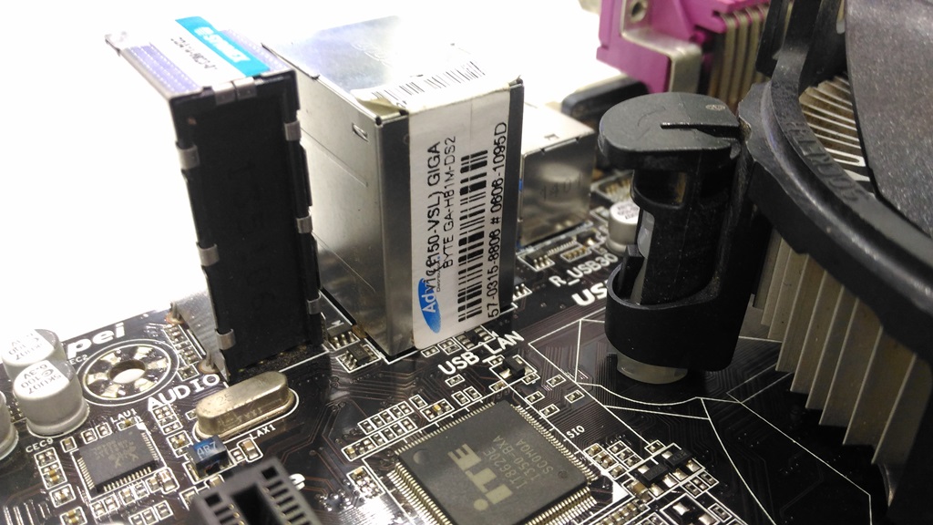 GA-H81M-DS2 + G3220 มีประกัน