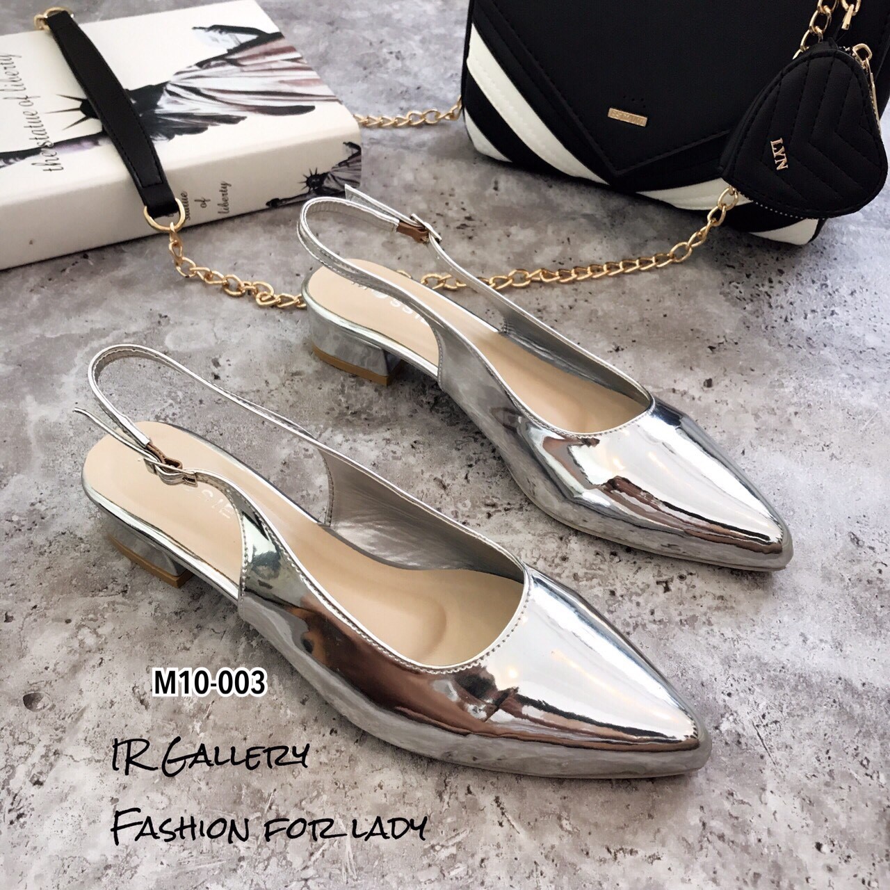 รองเท้าหัวแหลมรัดส้น (สีเงิน)