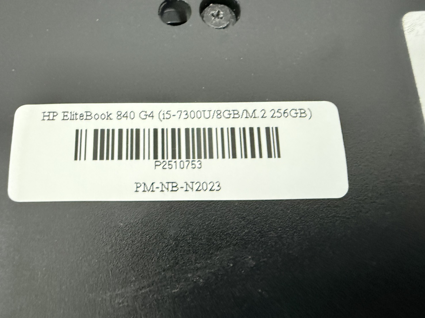 โน๊ตบุ๊ค HP EliteBook 840 G4 (i5-7300U/8GB/M.2 256GB) ไม่มี Adapter แบต 78% แบตเสื่อม จอ Bright ขอบยางเสื่อม