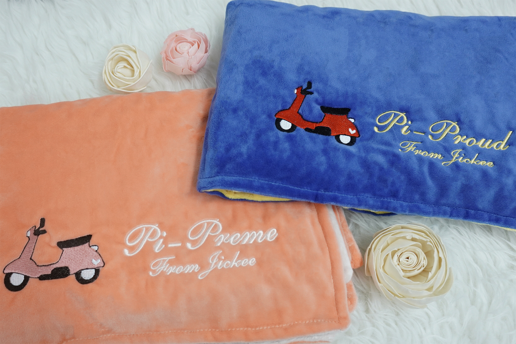 ผ้าห่ม Minky - สี Lemon-Navy 75x100cm แบบปักชื่อ+การ์ตูน - Bike II