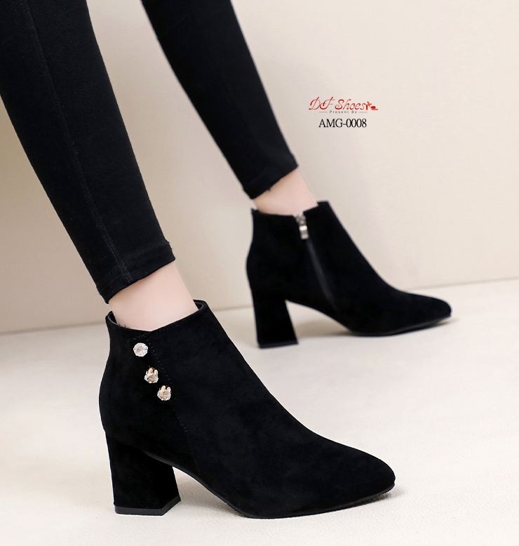 รองเท้าบูทส้นตันทรงหัวแหลมแต่งคริสตัล (สีน้ำตาล)