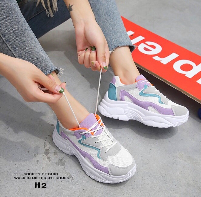 รองเท้าผ้าใบเสริมส้นทรง Sportแต่งลาย (สีชมพู)