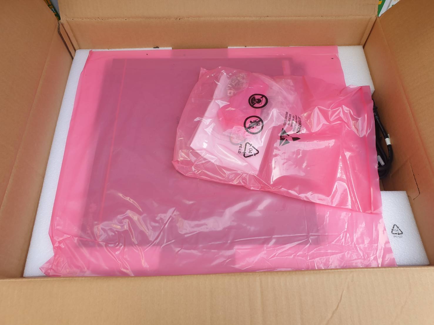 สวิตช์ S5735-S32ST4X Huawei Switch 24*GE SFP ports 8*10/100/1000BASE-T ports 4*10GE SFP+ port ของใหม่