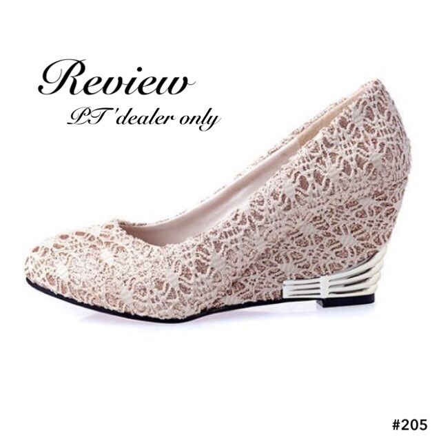 พร้อมส่ง : คัทชูลูกไม้ส้นเตารีด (มี2สี)