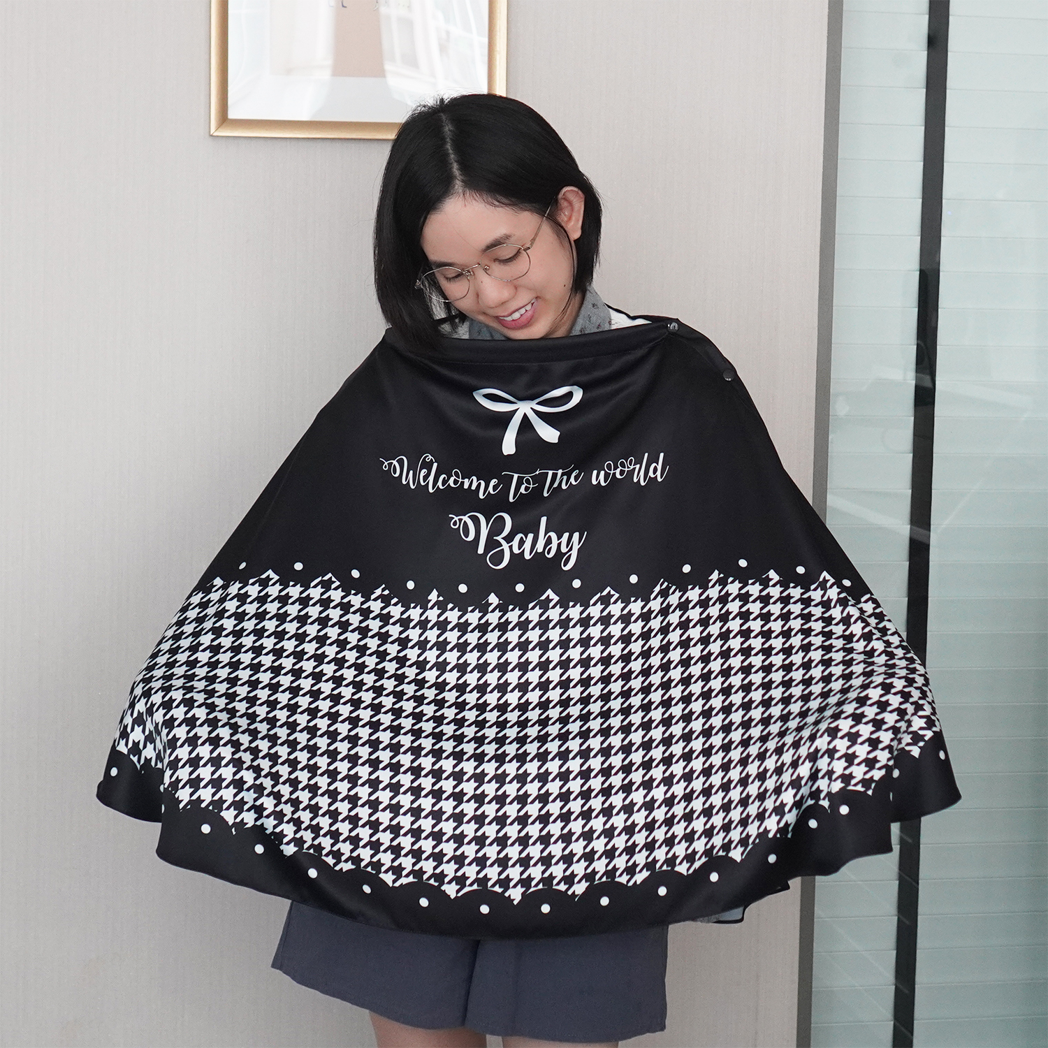 ผ้าคลุมให้นม 3in1 (รุ่นมีกระดุม ถอดโครงได้) แบบสั่งทำใส่ชื่อ ลาย Houndstooth - Black