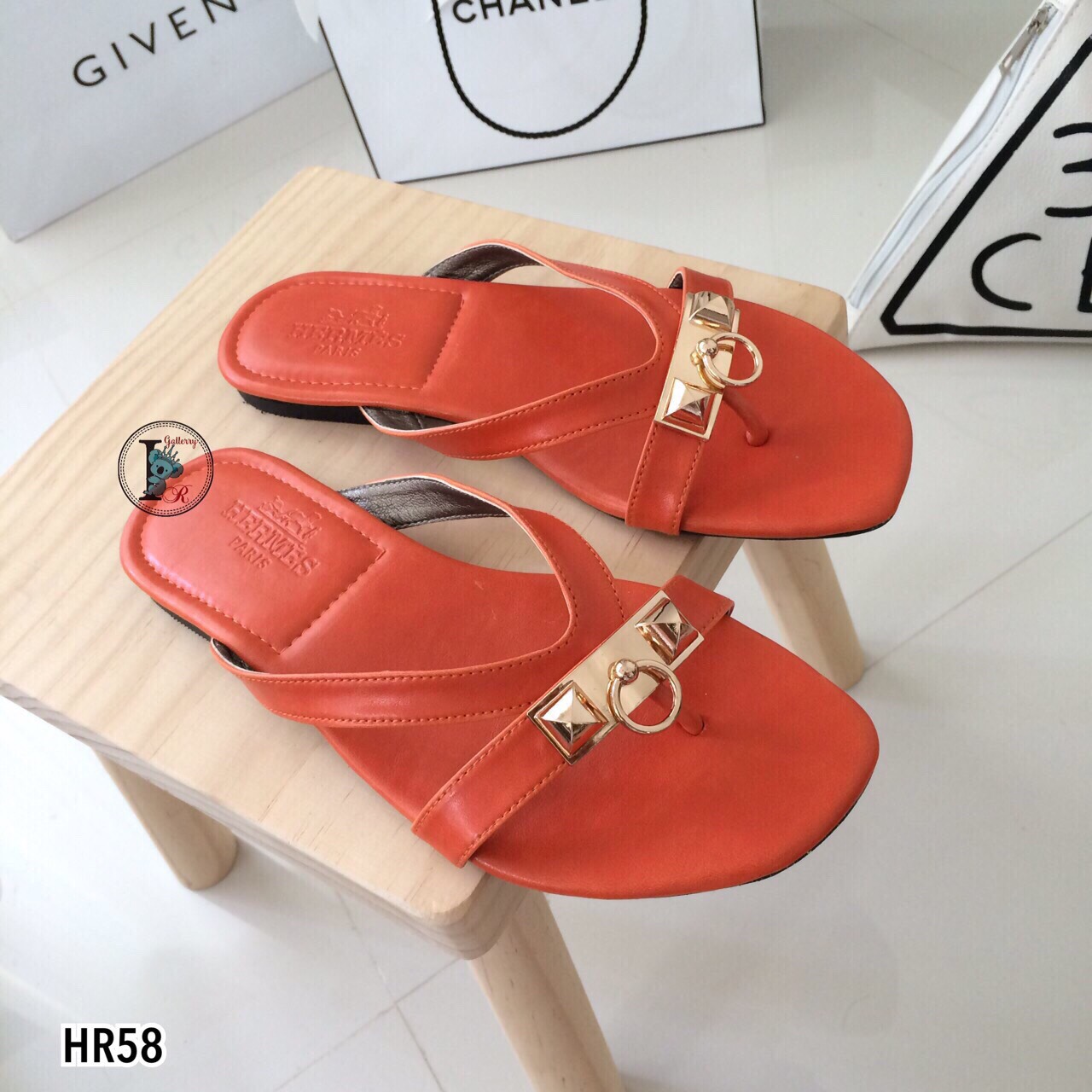 รองเท้าแตะแต่งอะไหล่ Style Hermes (สีส้ม)