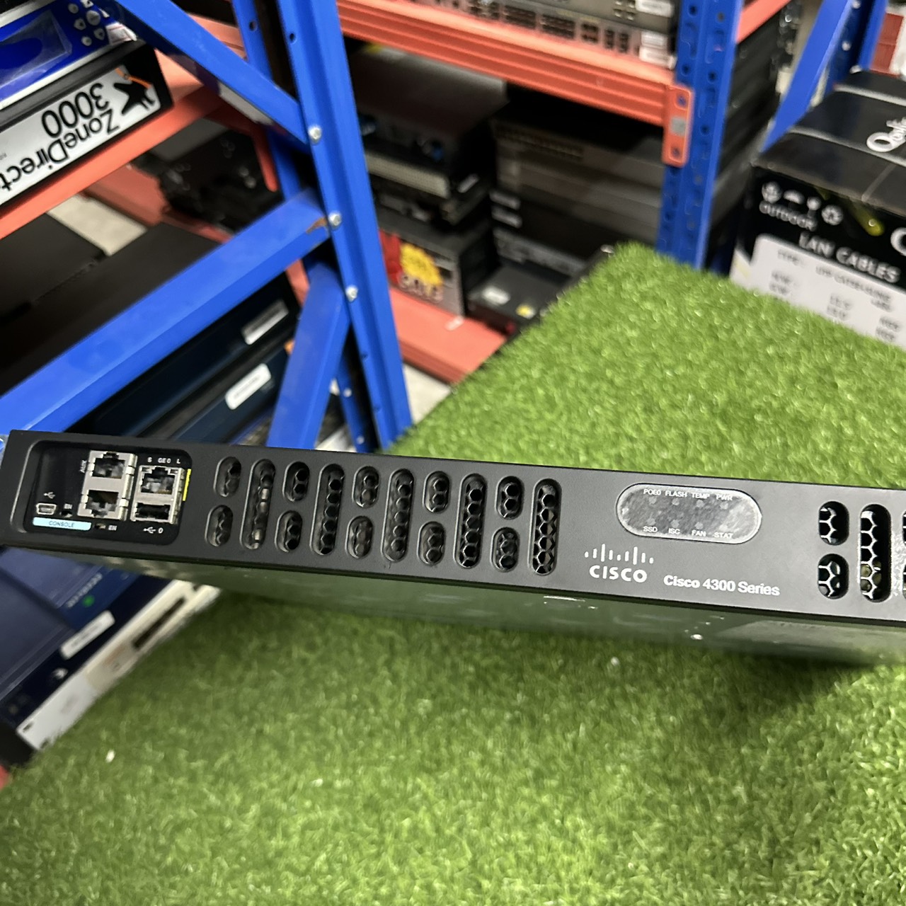 เราเตอร์ Cisco 4300 Series Integrated Services Routers