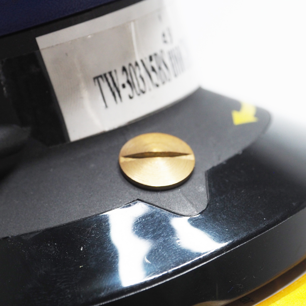 เครื่องขัดกระดาษทรายกลมขนาด 5 นิ้ว แบบไม่ดูดฝุ่น / TW-303N5BS