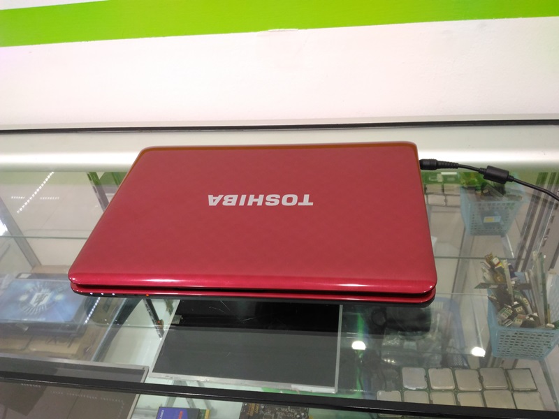 TOSHIBA Satellite L745