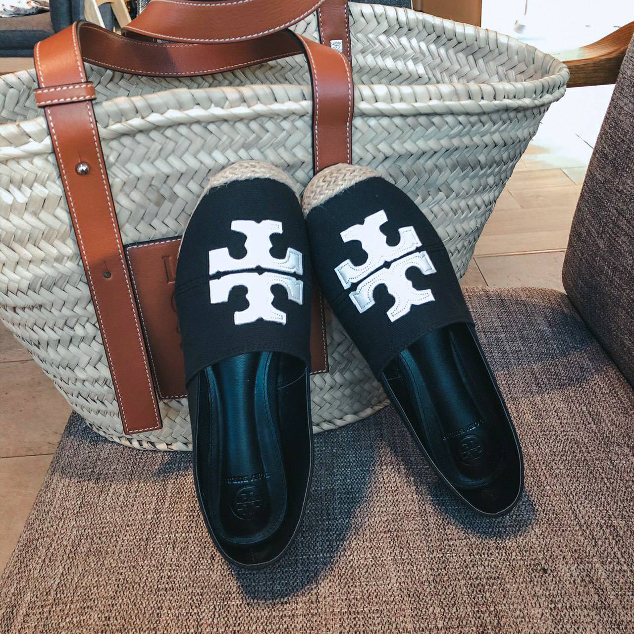 รองเท้าคัทชูStyle Tory Burch (สีครีม)