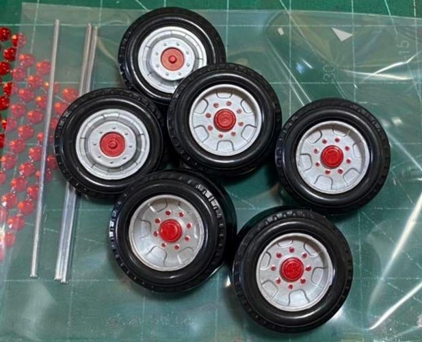 ล้อรถหม่ำโมเดลล้อรถของเล่น ล้อรถบรรทุกโมเดล truck wheel scale 1/24 ล้อไอ้หลง โมเดลล้อรถบรรทุกจำลอง ล้อรถจิ๋วล้อย่อส่วน