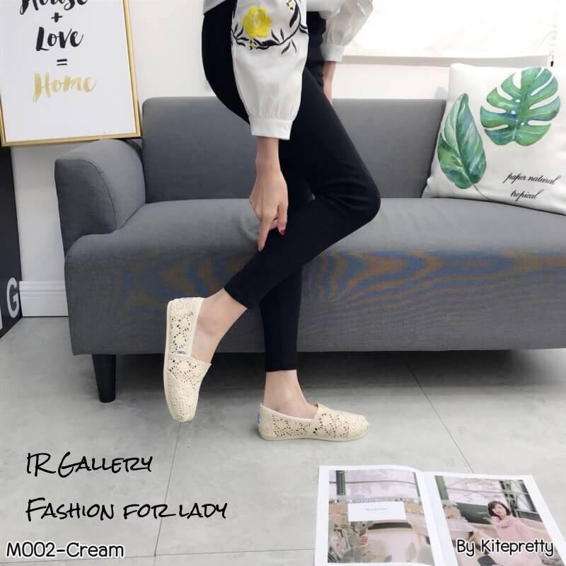 รองเท้าลูกไม้ Style Toms (สีเทา)