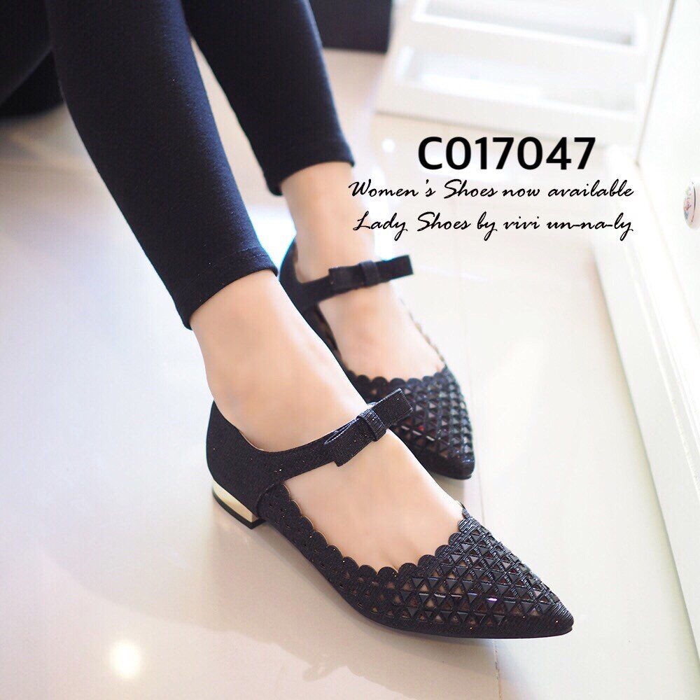 พร้อมส่ง : รองเท้าคัทชูกากเพชร (สีดำ)