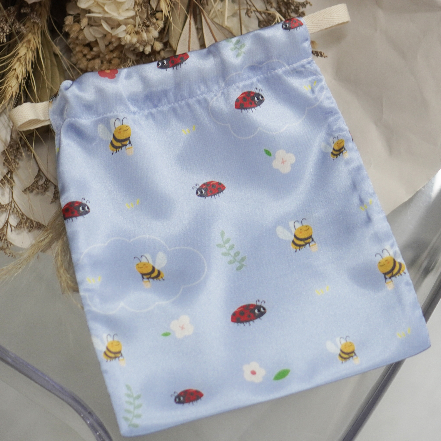ผ้าคลุมให้นม สั่งทำใส่ชือ ลาย Bee & Ladybug - Blue