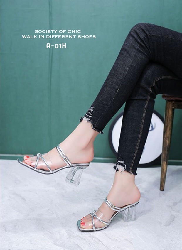 รองเท้าเปิดส้นสไตล์ Maxi (สีเงิน)