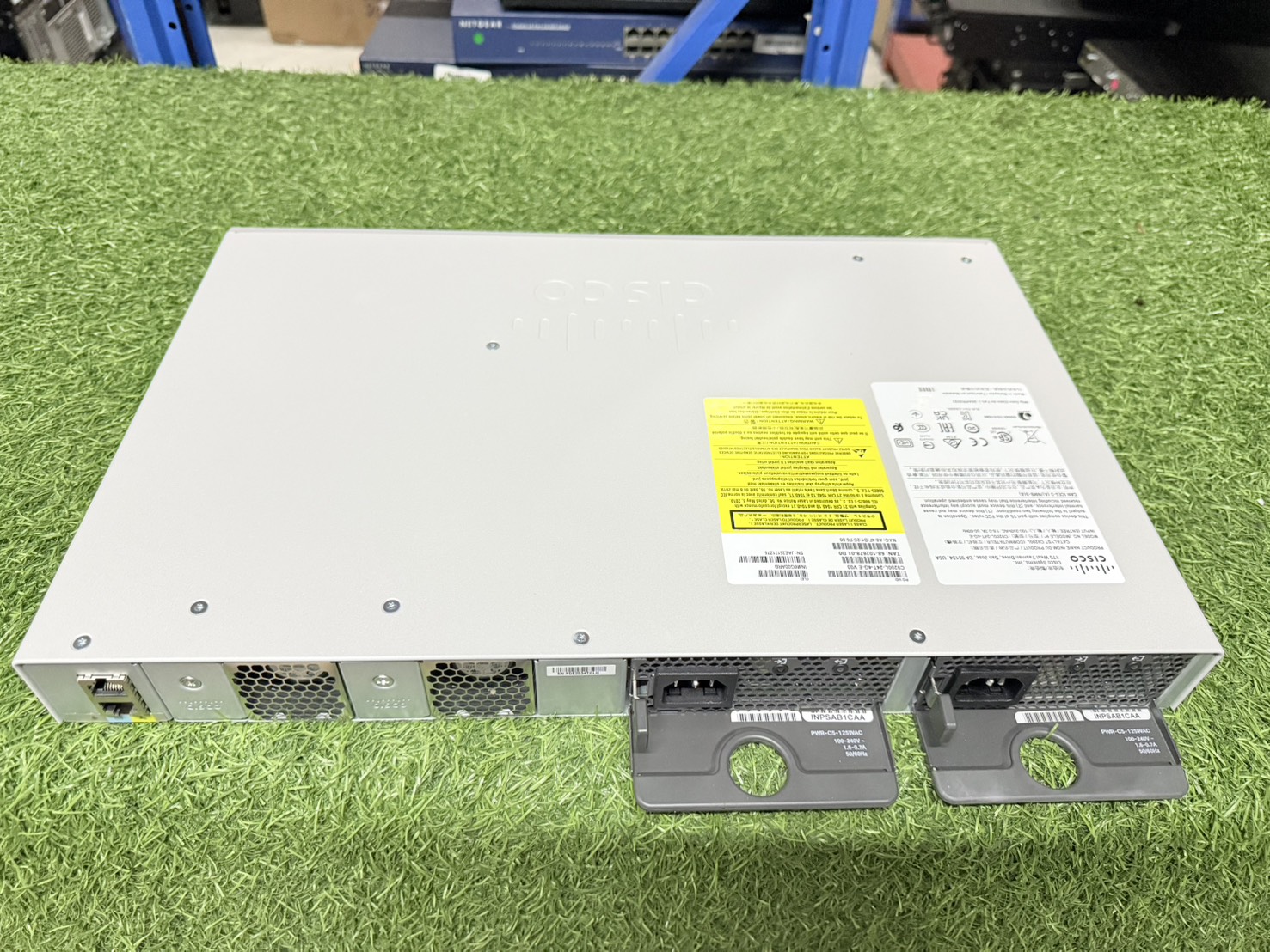 สวิตช์ Cisco Catalyst 9200L 24-port 4x1G