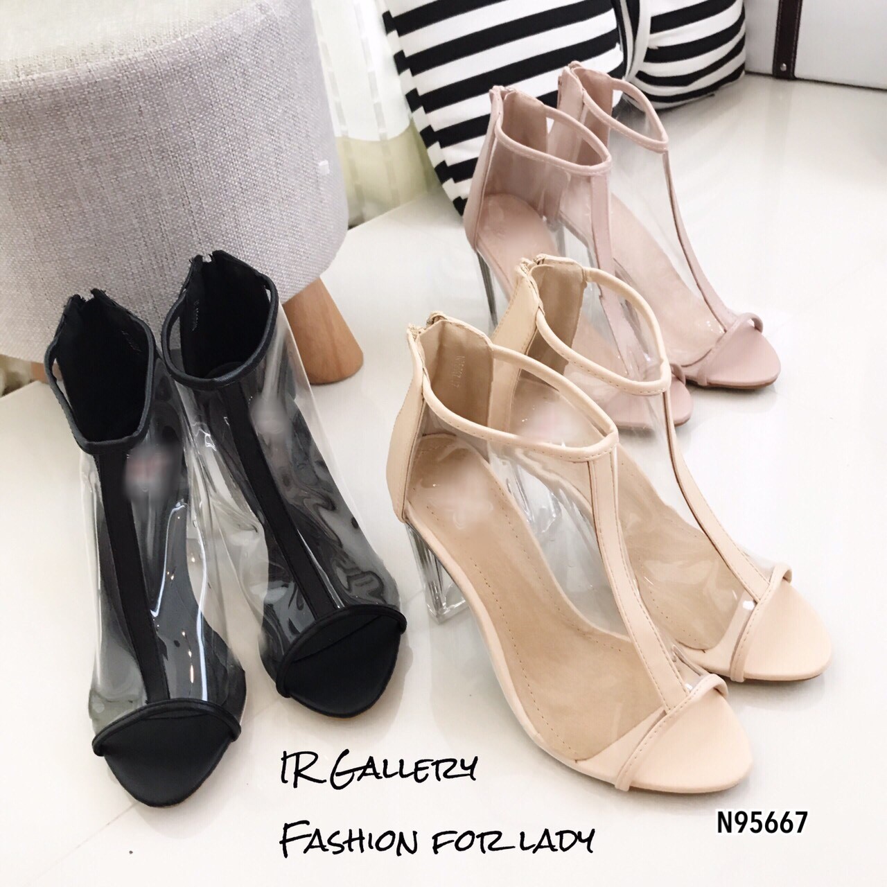 รองเท้าส้นสูงทรงบูทแต่งซิป (สีดำ)