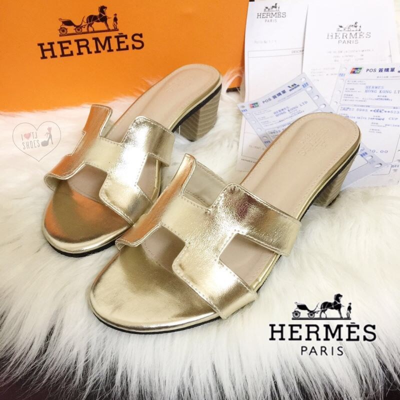 พร้อมส่ง : รองเท้าแตะเสริมส้น Hermes (สีทอง)