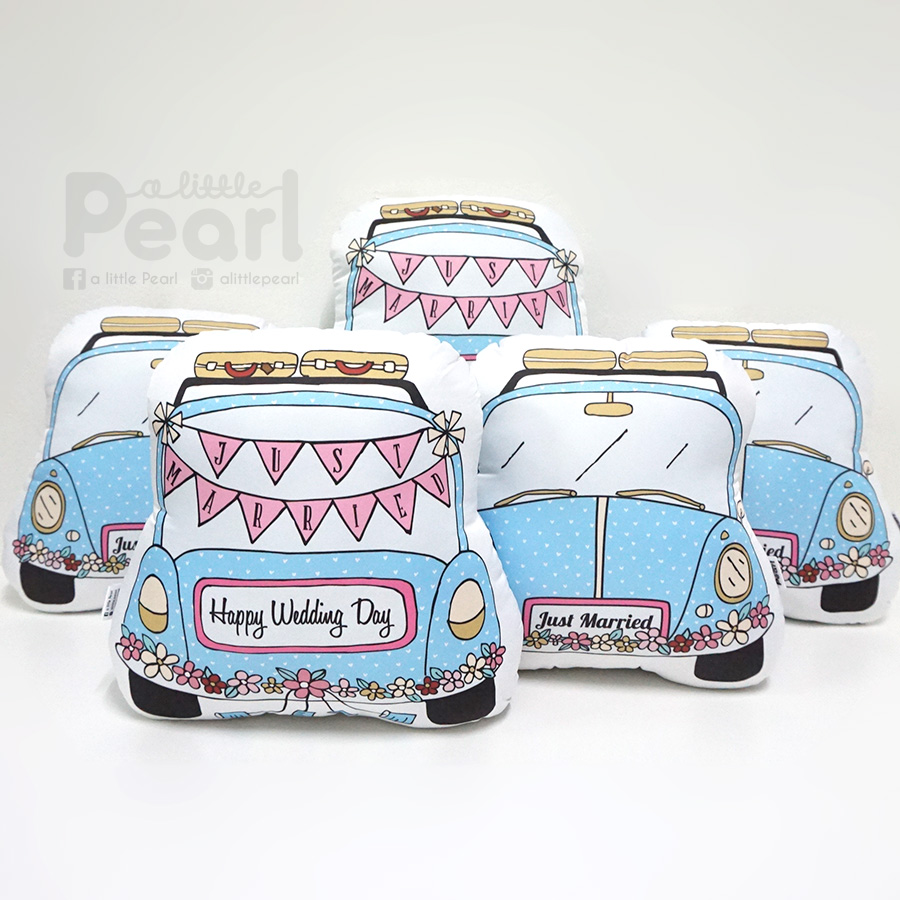 หมอนของขวัญแต่งงาน - แบบพร้อมส่ง ลายรถแต่งงานสีฟ้า Just Married Car Pillow - Baby Blue
