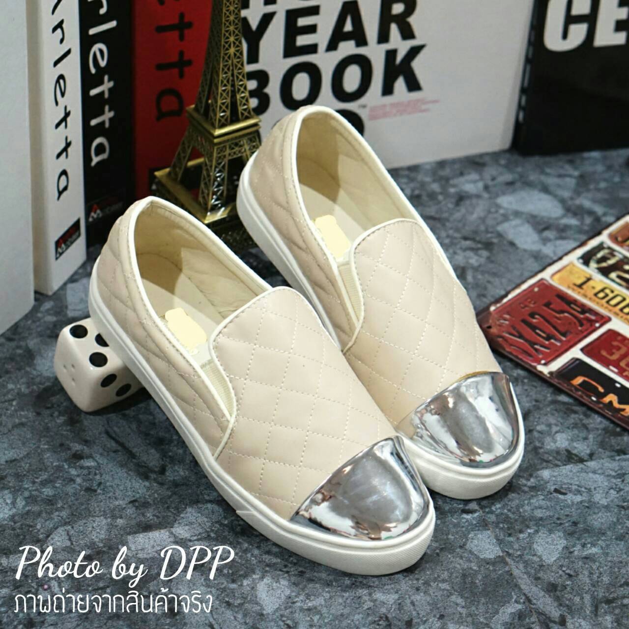พร้อมส่ง : รองเท้าผ้าใบทรง Loafer (สีครีม)
