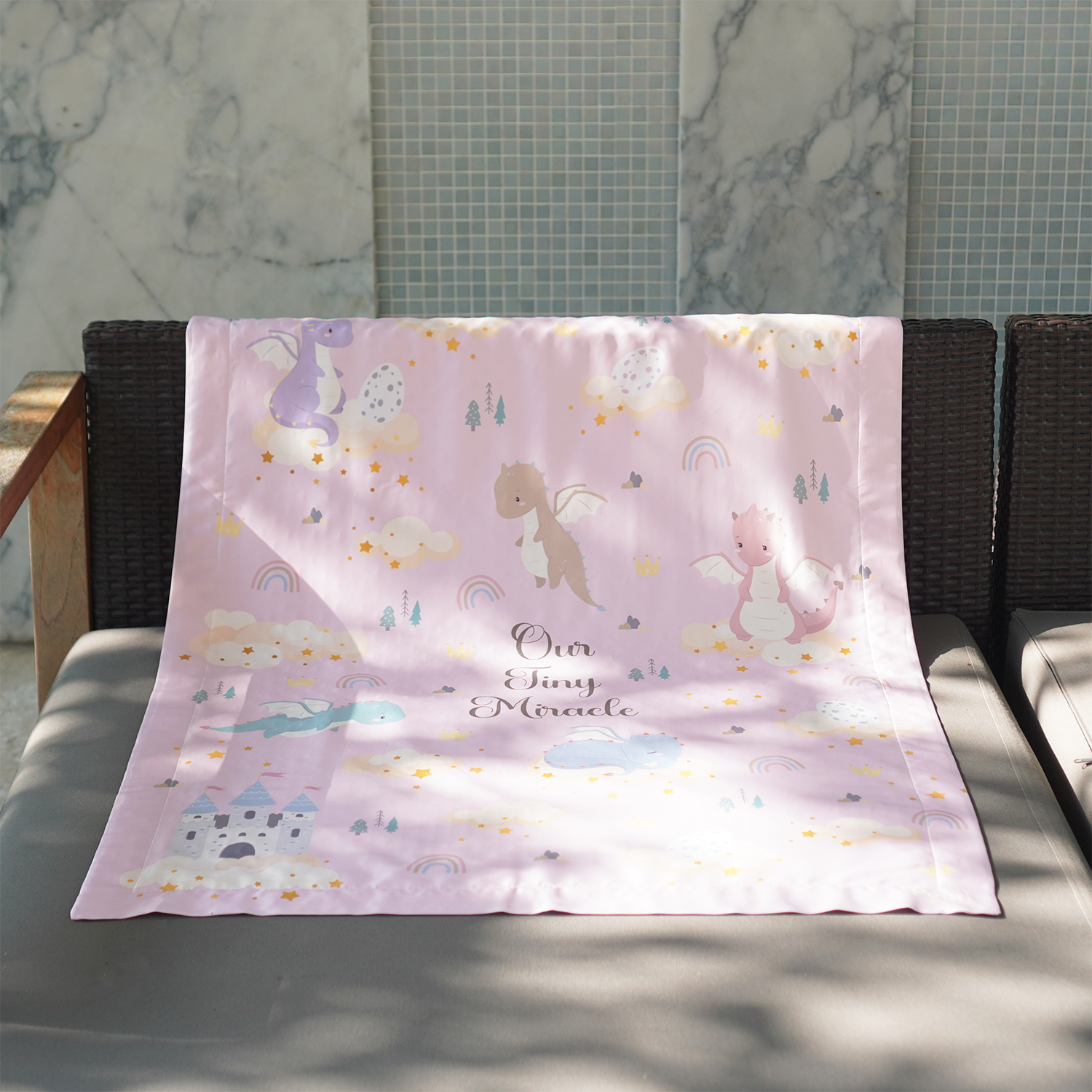 ผ้าห่ม ผ้าไหมเสปน ด้านหลังผ้า minky ขนาด 75x100cm - ลายมังกร สีชมพู