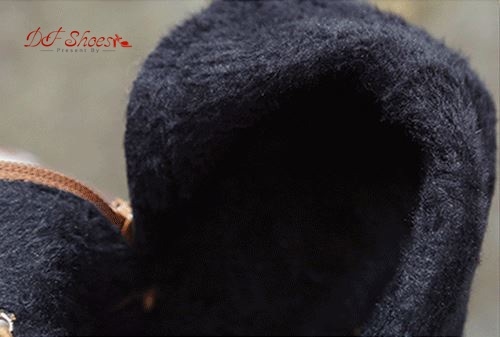 รองเท้าผ้าใบทรงมินิบูทสไตล์มาร์ติน (สีดำ)