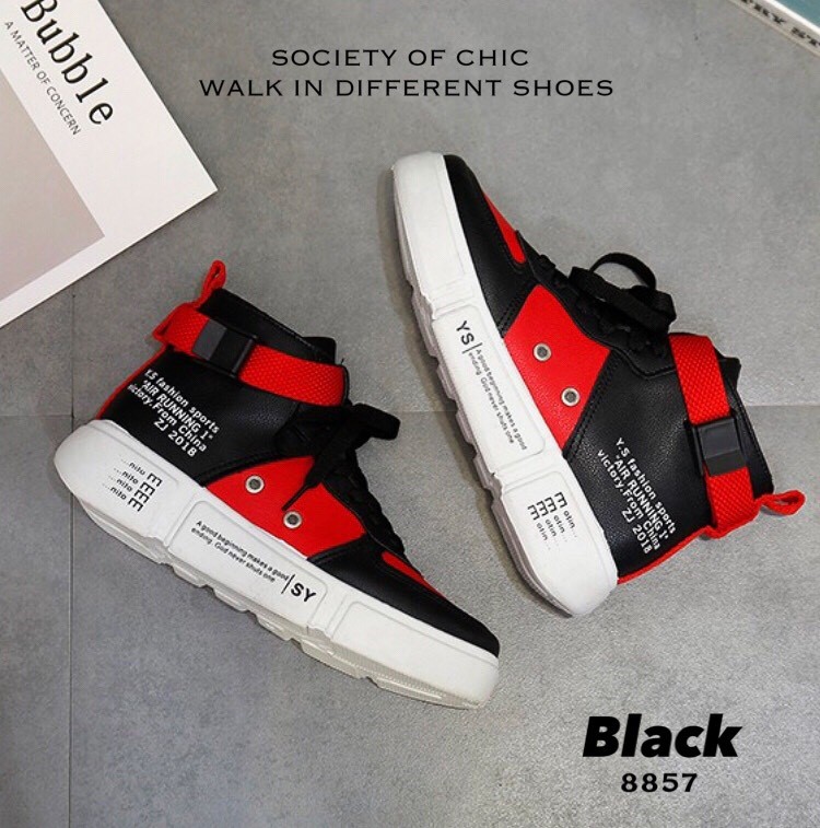 รองเท้าผ้าใบแต่งสายรัดสไตล์เกาหลี (สีดำ)