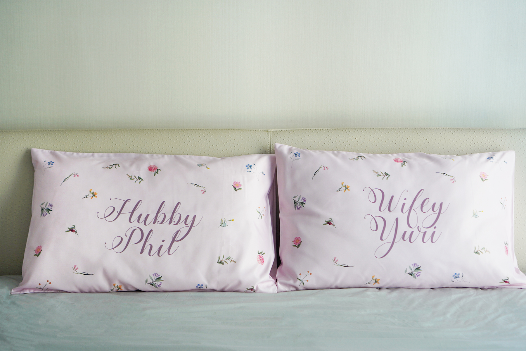 ปลอกหมอนหนุนคู่ พิมพ์ลายเต็มผืน Wildflower - Pink