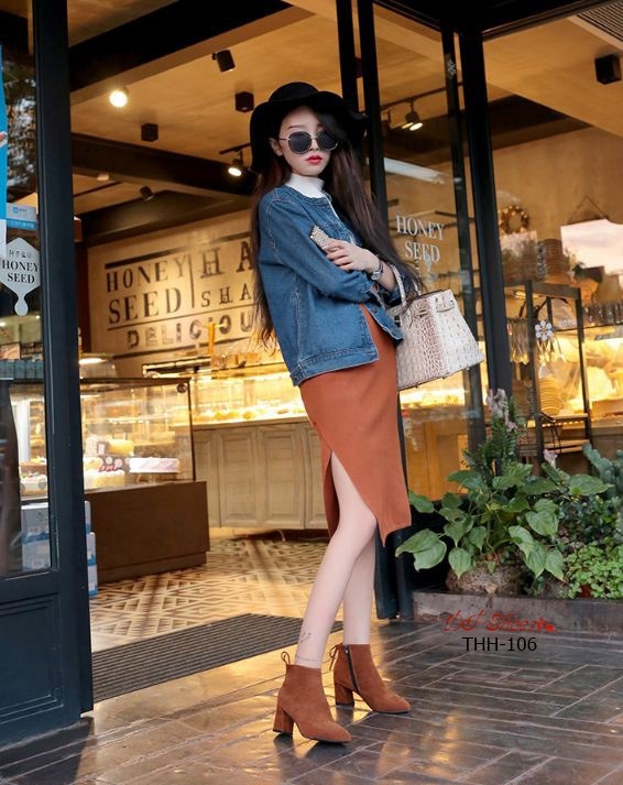 รองเท้าบูทสักหลาดทรงหัวแหลม (สีดำ)