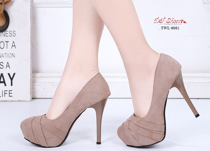 รองเท้าคัทชูส้นสูงแต่งดีเทลหน้า (สีแอปริคอท)