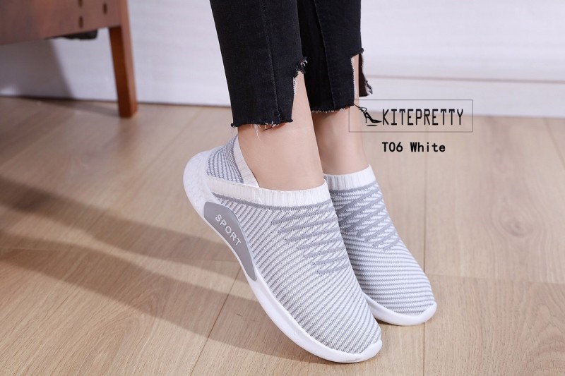 รองเท้าผ้าใบผ้ายืดแต่งลาย (สีเทา)
