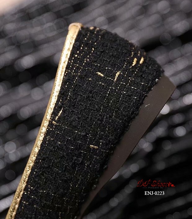 รองเท้าคัชูผ้าทวิตหัวมน (สีขาว)