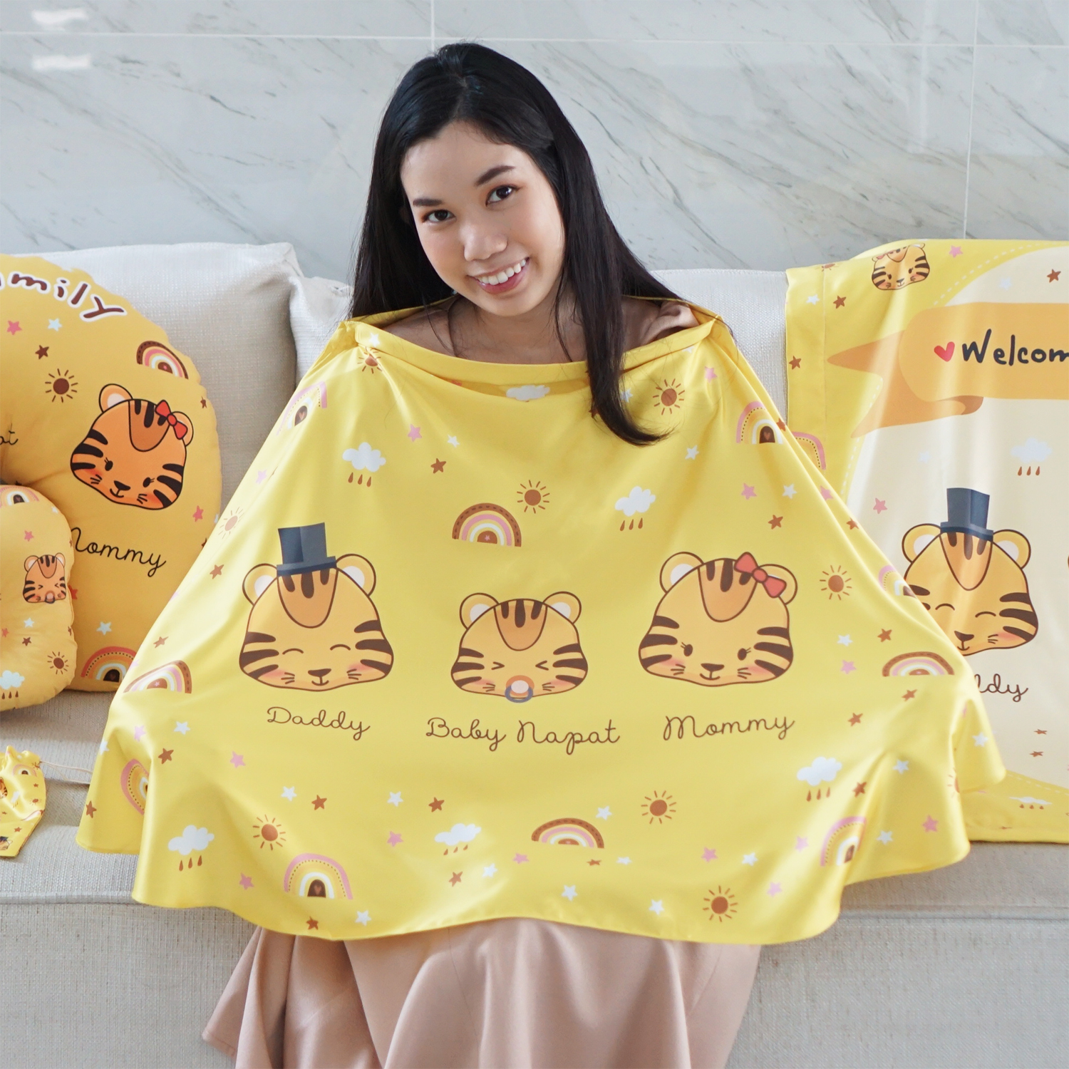 ผ้าคลุมให้นม สั่งทำใส่ชือ ลาย Tiger - Yellow