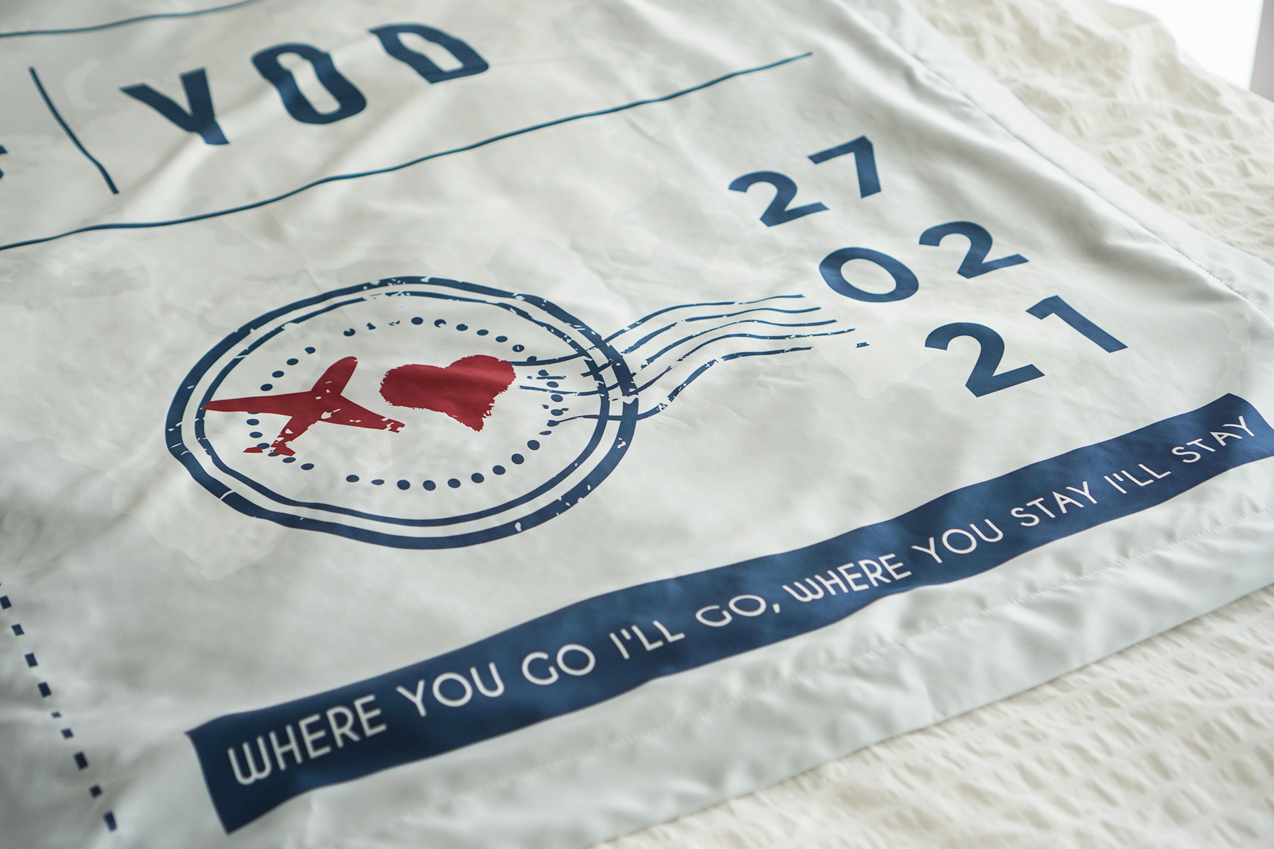 ชุดของขวัญแต่งงาน ปลอกหมอนคู่+ผ้าห่ม ขนาด 100x150cm ลาย Passport