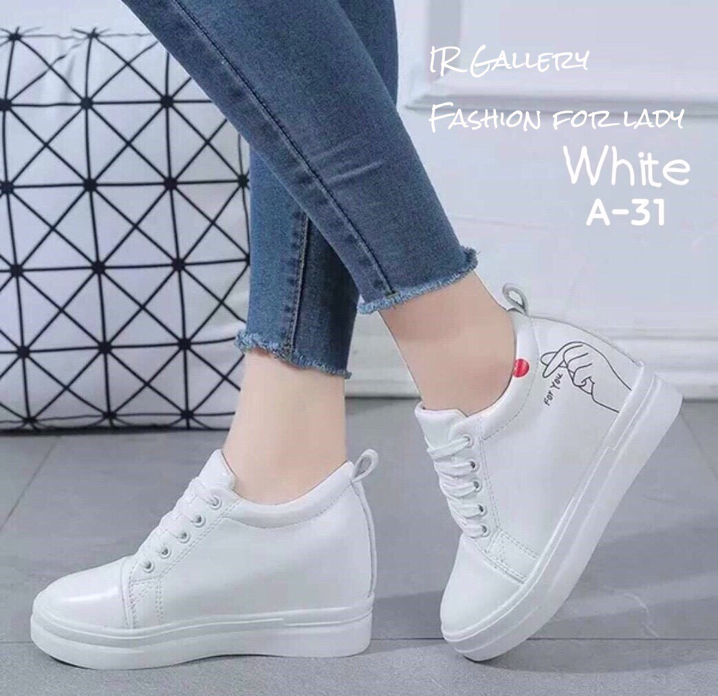 รองเท้าผ้าใบพียูเพนท์ลาย