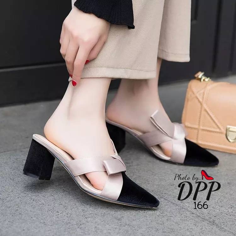 รองเท้าคัทชูเปิดส้นซาติน (สีครีม)