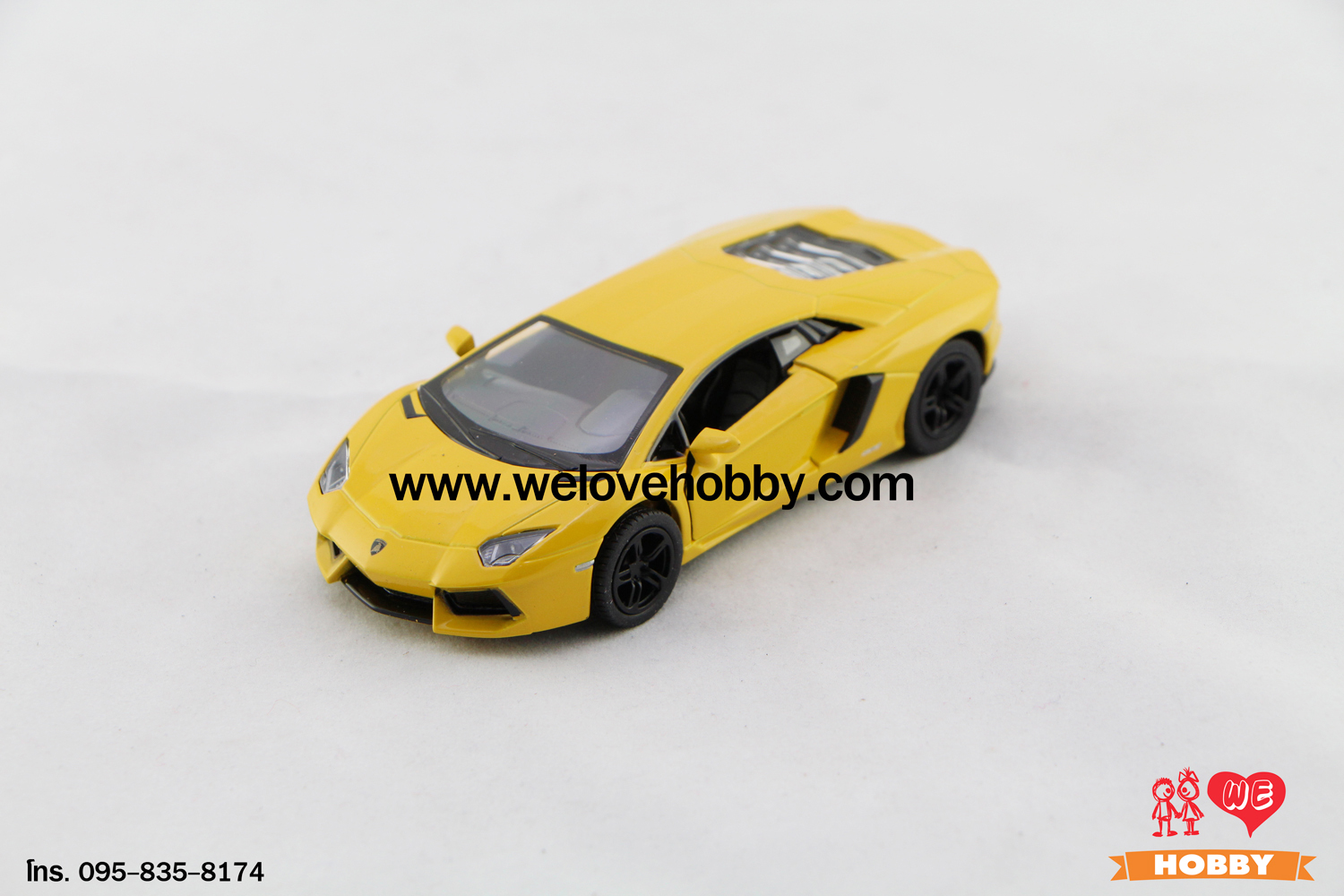 โมเดลรถ Lamborghini Aventador LP700-4 สีเหลือง Scale 1:38